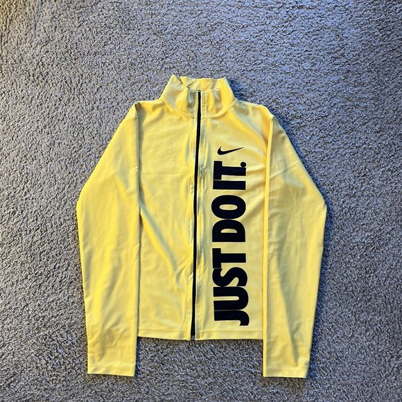 Yellow jacket - Picture 4 of 8